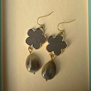 Gray Stone Dangle Earrings (Never been worn) Medium weight.